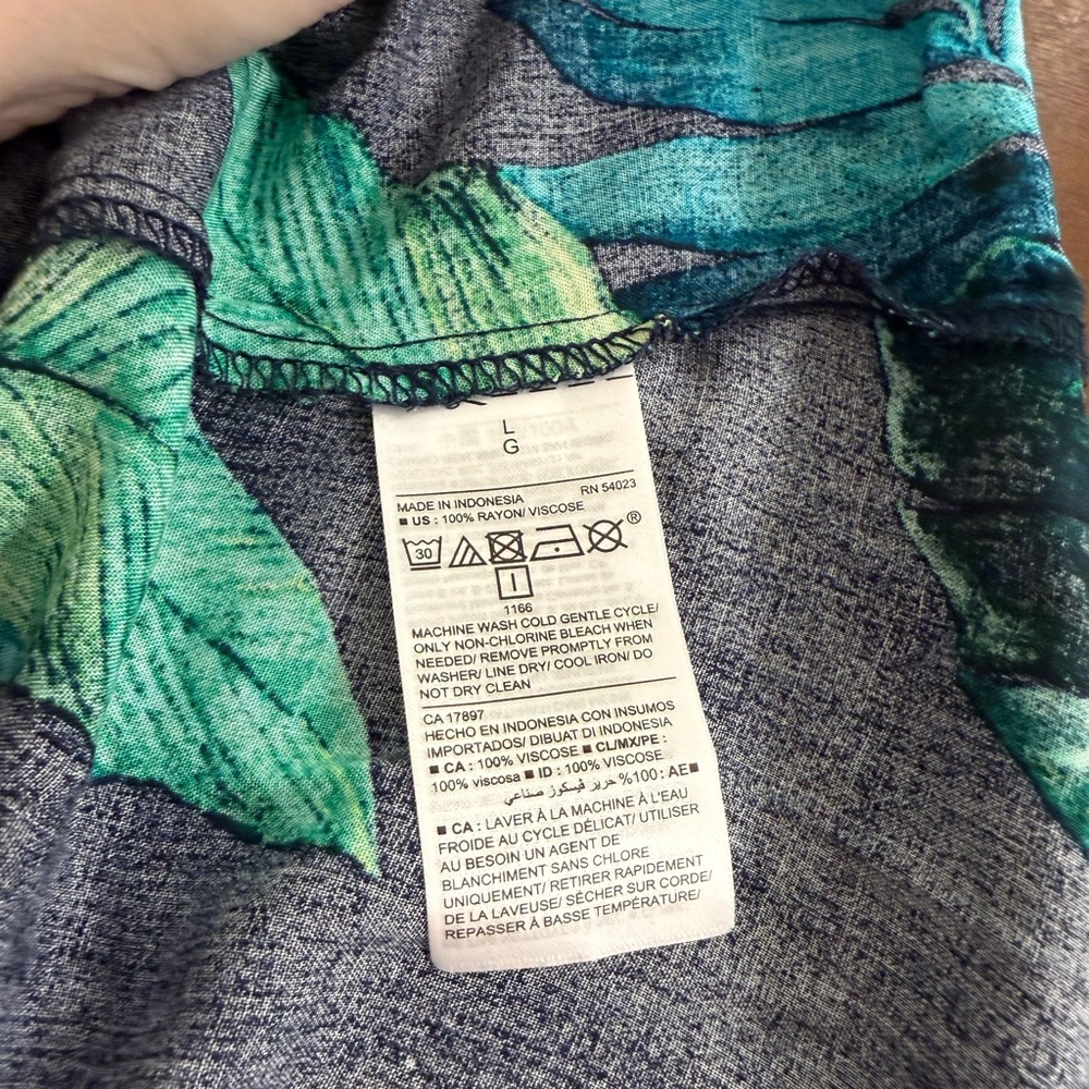 Old Navy Blue and Green Tropical Print Top - Picture 5 of 8